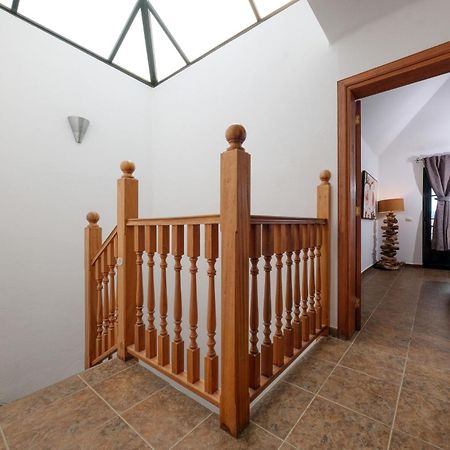Casa Hibiscus - Shared Pool - Close To Seafront Promenade Punta Mujeres Exterior photo