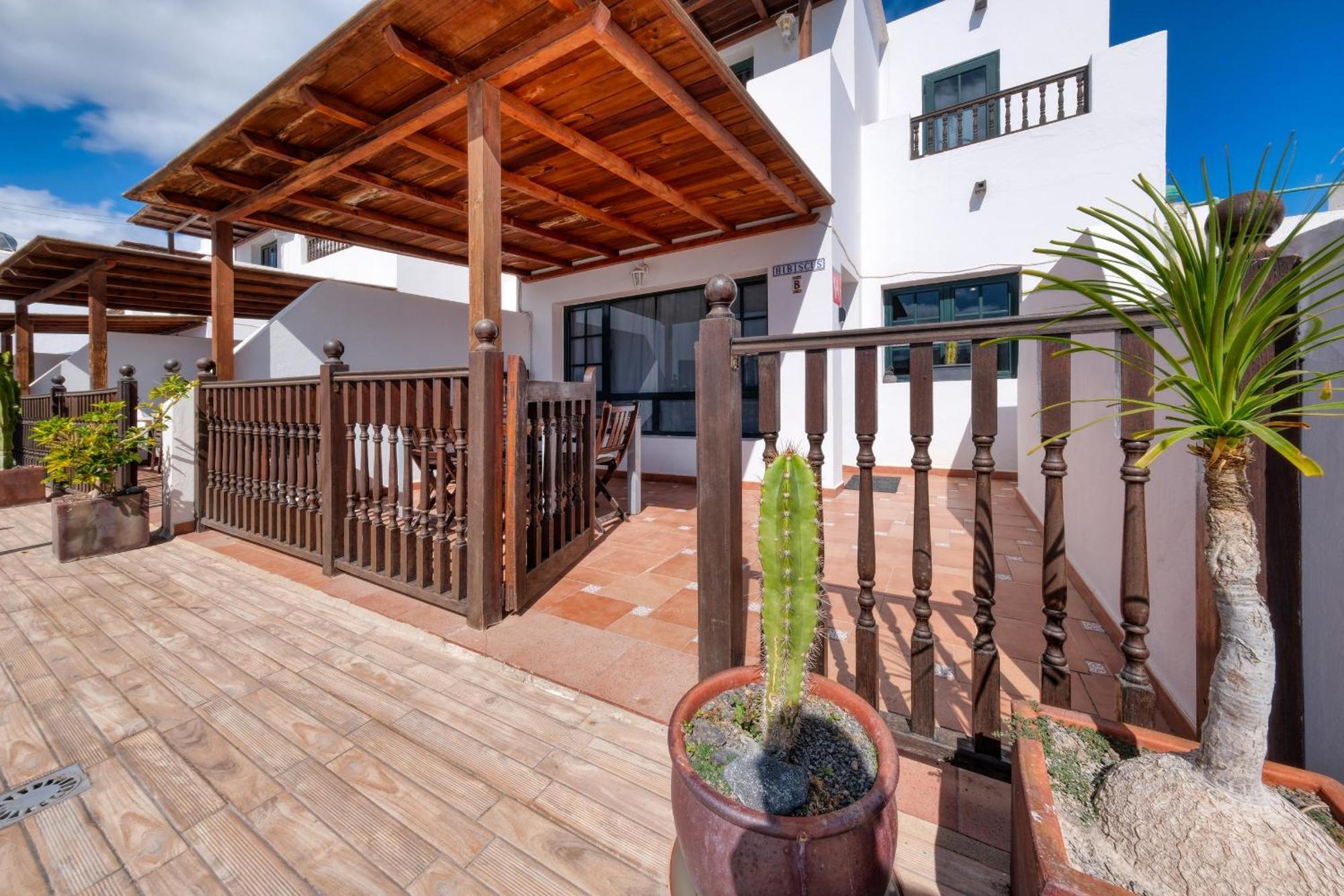 Casa Hibiscus - Shared Pool - Close To Seafront Promenade Punta Mujeres Exterior photo